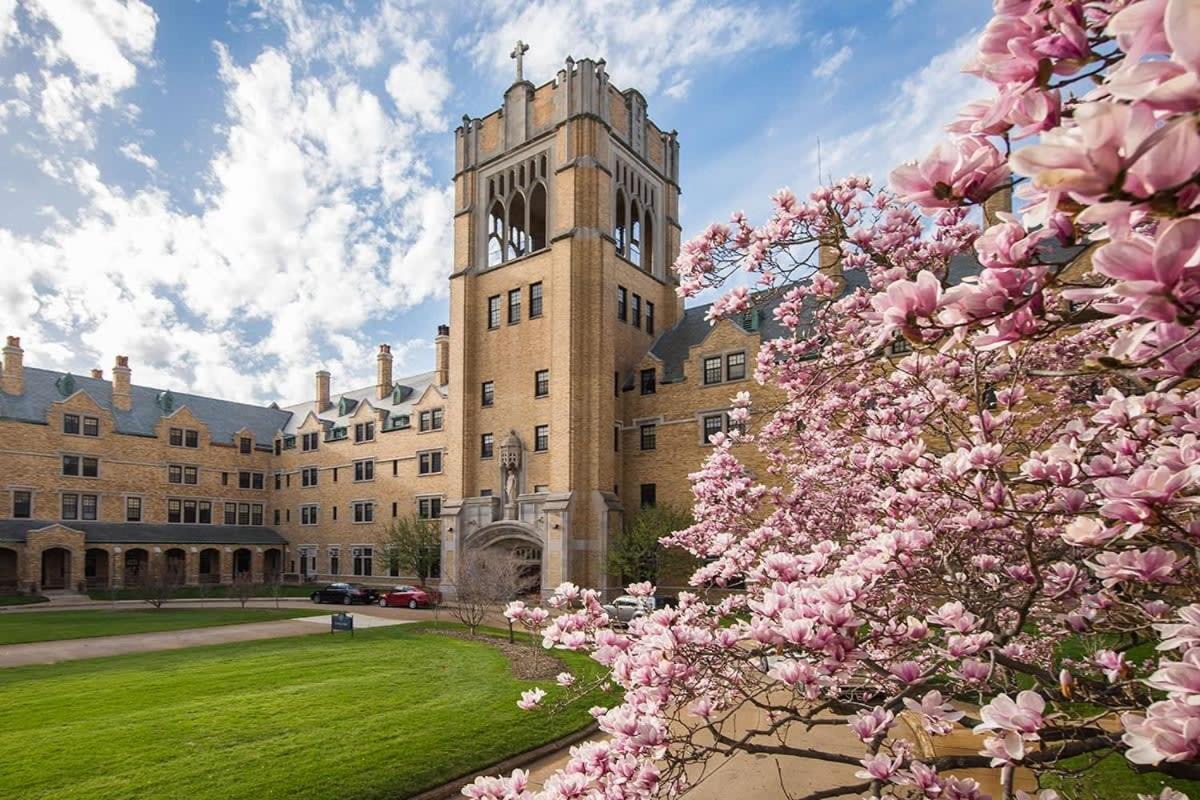 The Lucky Charm Home Of The Fighting Irish! Bbq Outdoor Games Coffee South Bend Exteriör bild